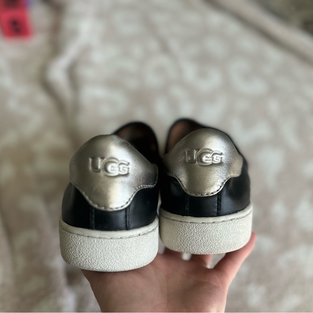 UGG Cas Women’s Slip on sneakers